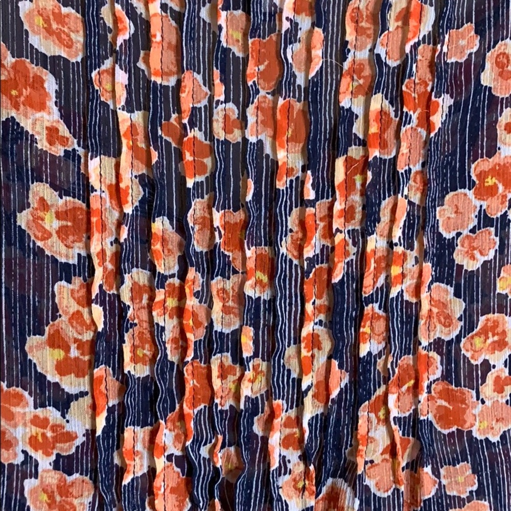 🌟SOLD🌟 GUC TORRID poppy print pintuck blouse size 0 - Picture 8 of 8